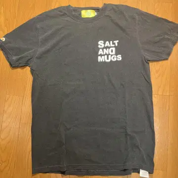 SALT AND MUGS 그레이 반팔 티셔츠