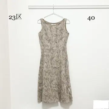 0019 23구 무릎 기장 슬리브리스 원피스 40 사이즈 페이즐리 무늬