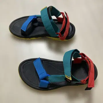 TEVA 샌들