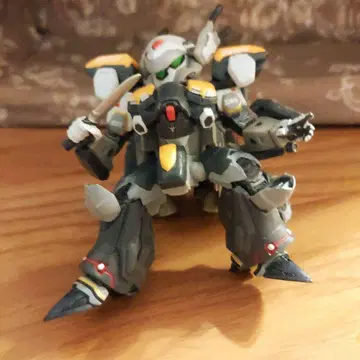 마쿠로스 F 데포메카 VF-25S 아머드 메시아 발키리 피규어
