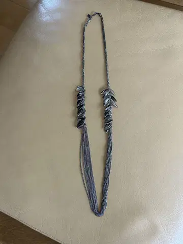 모가 건메탈리프 모티브 롱 목걸이