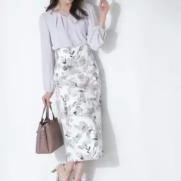 택 포함 새상품 프로포션 플라워 타이트 스커트 꽃무늬 핑크 화이트