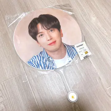 CNBLUE 용화 부채