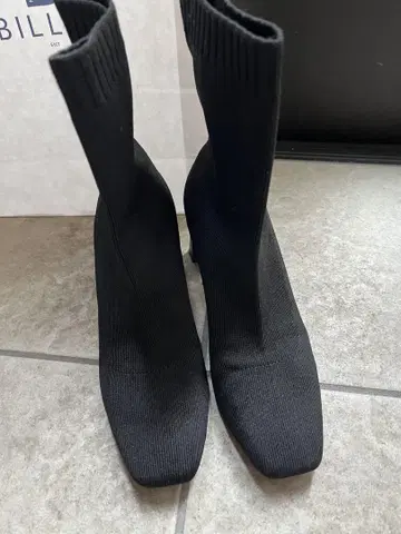 블랙 스퀘어토 부츠