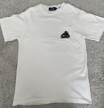 XLARGE 화이트 티셔츠 포켓 부착