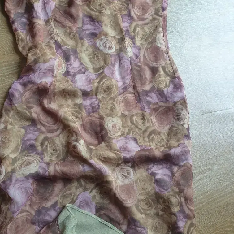 귀족적인 여인 롱원피스 레트로룩 쉬폰 시스루 여름소재 정장 마담의류 당일