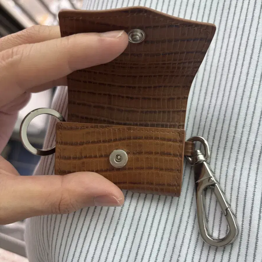 SATUR | 세터 Satur Keyring Leather AirPods Case Python Brown