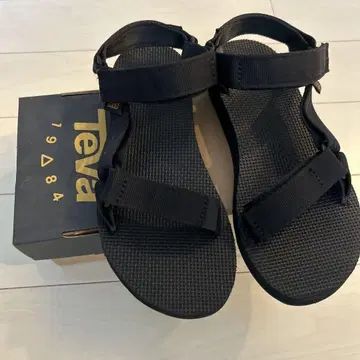 Teva 블랙 스포츠 샌들 박스 포함