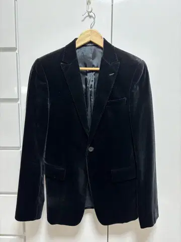 EMPORIO ARMANI 블랙 벨벳 테일러드 자켓