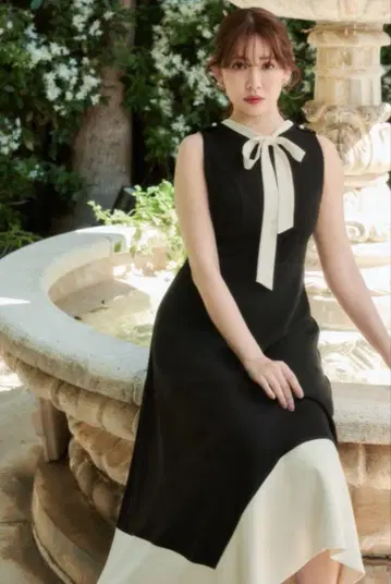 새상품 herlipto Imperia Asymmetric Dress 완판