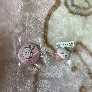 치이카와 쿠라스시 콜라보 피규어 & 캔뱃지
