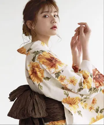 Dita 유카타 여름 색 꽃 겹침