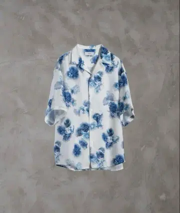 ADRER 엑스트라 퀄리티 하이브리드 루즈 셔츠 화이트 x 블루 꽃무늬
