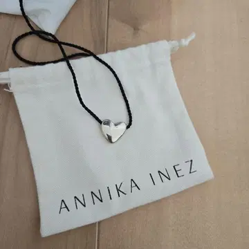 ANNIKA INEZ 하트 목걸이