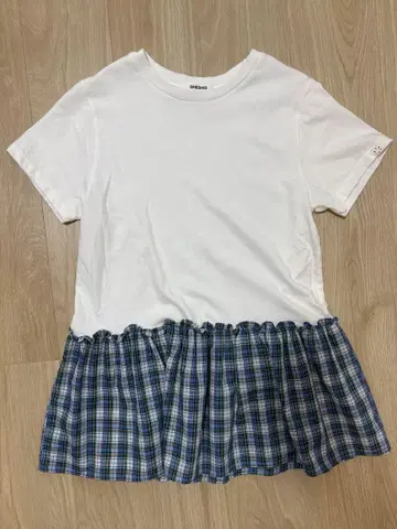 OHESHIO 프릴 티셔츠 화이트/체크 무늬