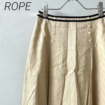 ROPE 미디 스커트 플레어 스트라이프 엠보싱 심플 안감 부착