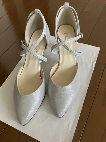 실버 크로스 스트랩 스틸레토 하이힐