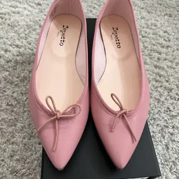 새상품 Repetto 핑크 플랫슈즈 38하프