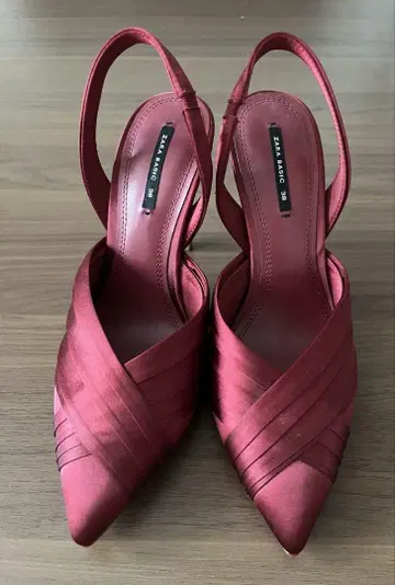 새상품급 ZARA BASIC 핀힐 샌들 와인 레드 24.0~24.5cm