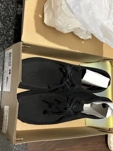 CLARKS 클락스
