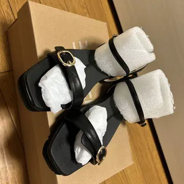 Racbaki 라인 샌들