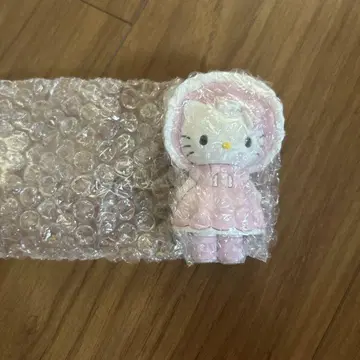 헬로키티 시크릿 마스코트 참 B 프릴
