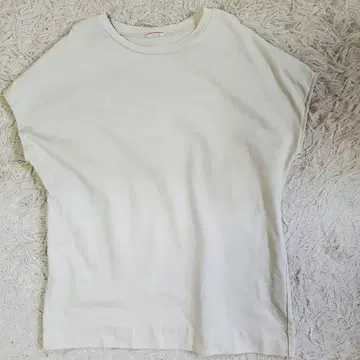 새상품급 24ss DRESSTERIOR 슬리브리스 티셔츠 36