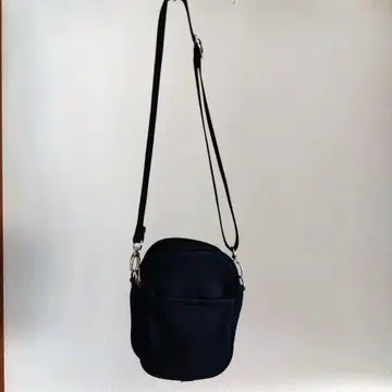 블랙 나일론 숄더백 사코슈 남녀 공용