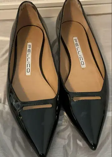 PELLICO 블랙 플랫 슈즈