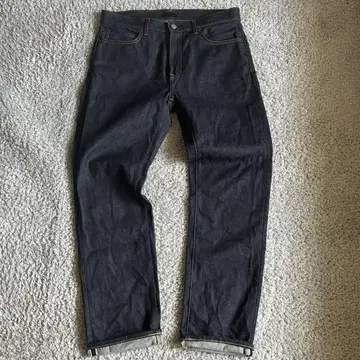 UNIQLO 셀비지 레귤러 핏 청바지 시착만 w32