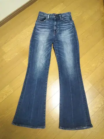 슬림 레그 MOUSSY 부츠컷 데님 플레어 24