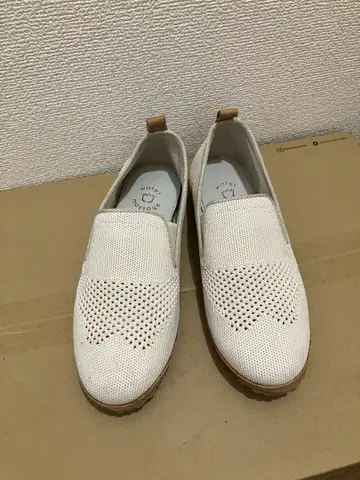히메코 워터 마사지 화이트 메쉬 슬립온 로퍼