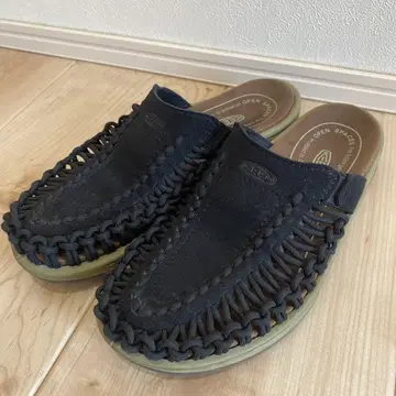KEEN 블랙 사보 샌들