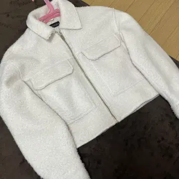 ZARA 화이트 플리스 크롭 자켓