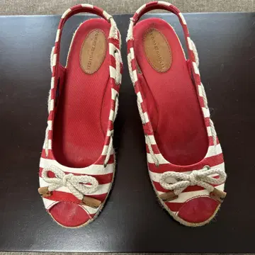 타미힐피거 웨지 샌들