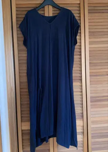 타마키니이메 후와 T 롱 테판 V넥 네이비 코튼