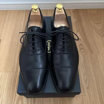 크로켓 앤 존스 오드ley audley