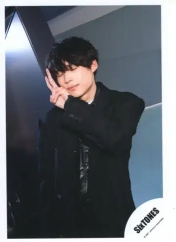 SixTONES 1ST 마츠무라 호쿠토 공식 사진 *1장