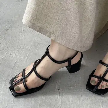 르타론 LE TALON 블랙 샌들 더블 T 스트랩 5cm 힐