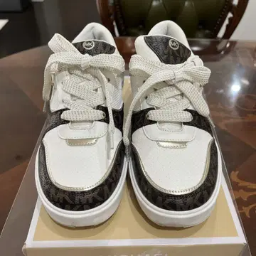 Michael Kors 스니커즈 화이트/브라운