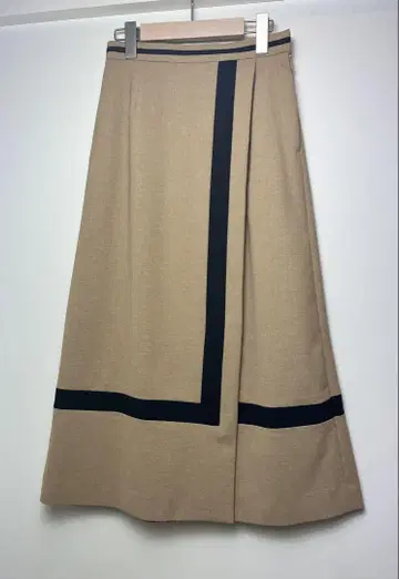 새상품 BRAHMIN 브라민 랩스커트 25SS