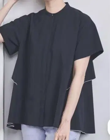 유나이티드 애로우즈: 백 플레어 숏 슬리브 블라우스