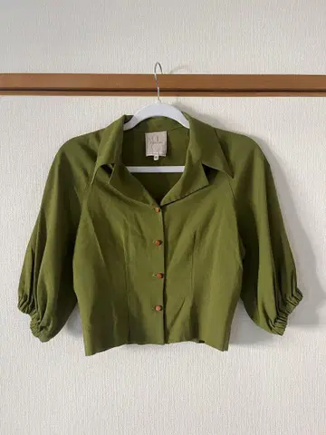 시빌라 올리브 그린 벌룬 슬리브 셔츠 L
