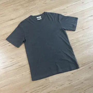 COS 반팔 T-shirt
