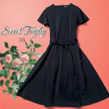 Secret Trophy 시크릿 트로피 종아리 기장 반팔 원피스
