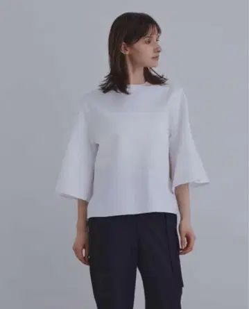 LE PHIL / 르필 플레어 슬리브 탑 화이트 화이트