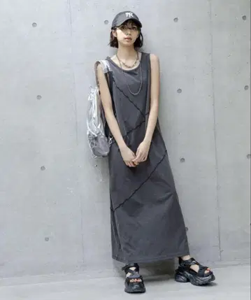 새상품 PAGEBOY 샌드 빈티지 절개 원피스 블랙 S