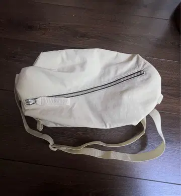 룰루레몬 Fast Track 백 2.0 10L 화이트
