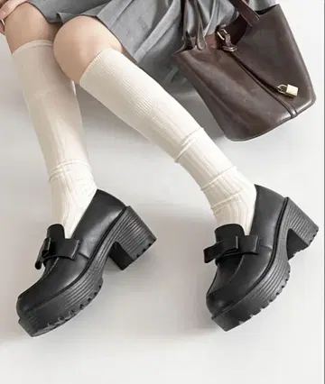 경량 통굽 힐 업 부드러운 리본 로퍼 6816