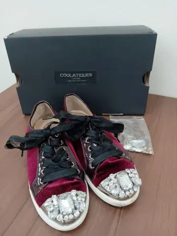 COOLATIQUES 버건디 크리스탈 스니커즈 비쥬 23cm